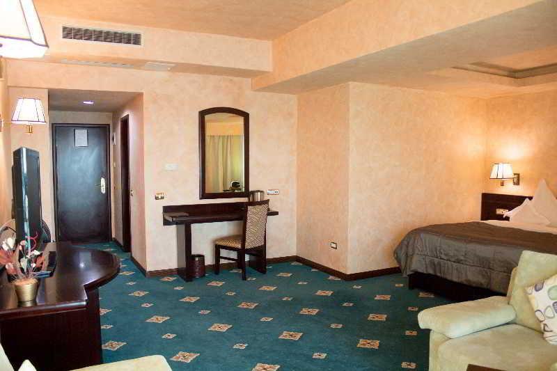 Hotel Delta 4 Tulcsa Kültér fotó
