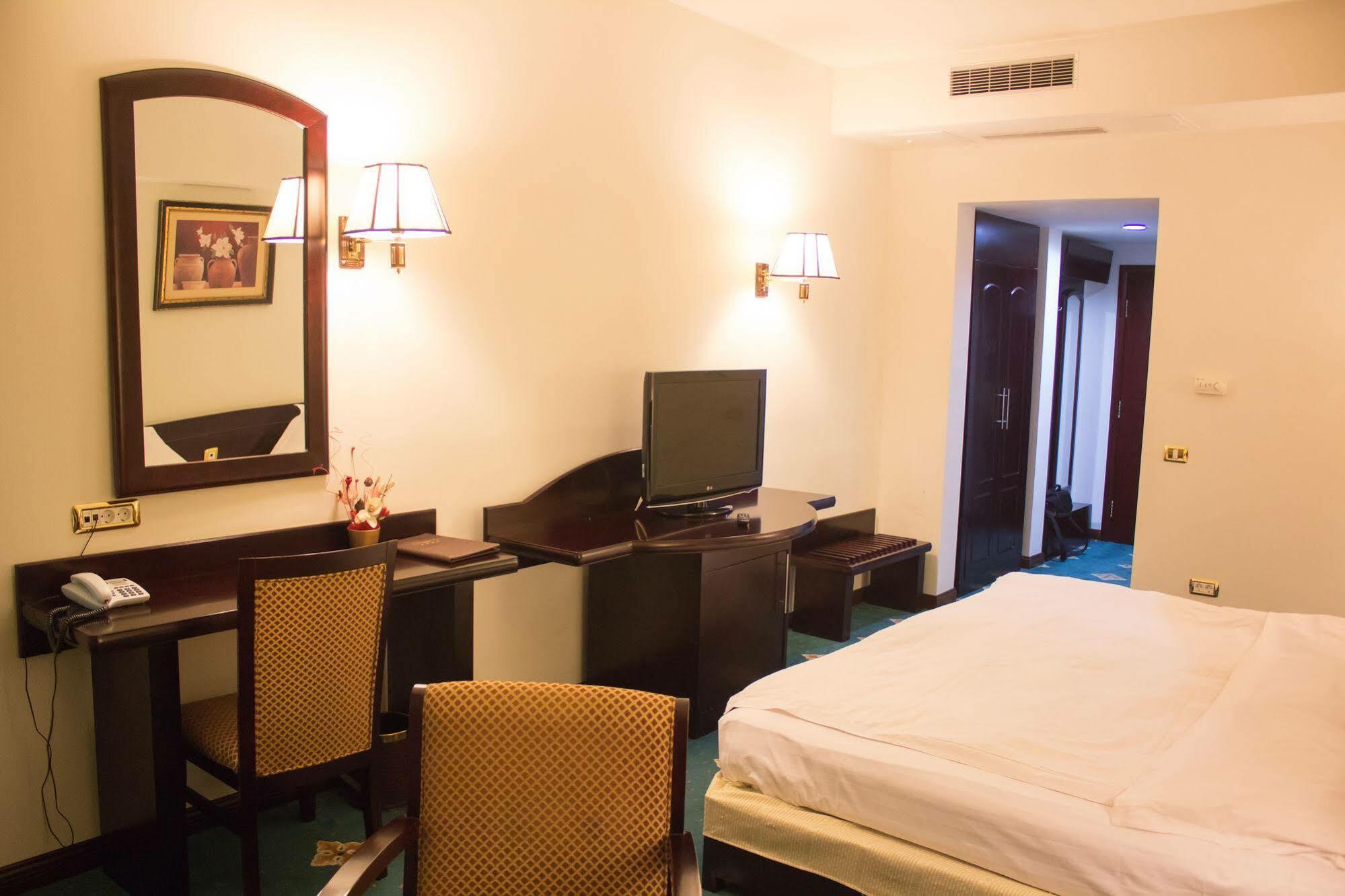 Hotel Delta 4 Tulcsa Kültér fotó