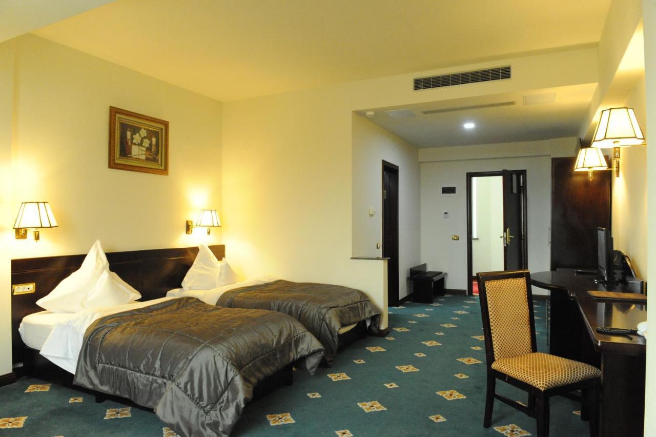 Hotel Delta 4 Tulcsa Kültér fotó